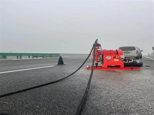 三穗马路路基路面开裂下沉注浆加固灌浆